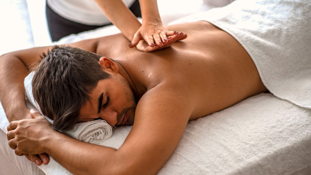 What is Lomi Lomi Massage? How is it done? 1 Professional Lomi Lomi Hawaiian massage in Istanbul hotel